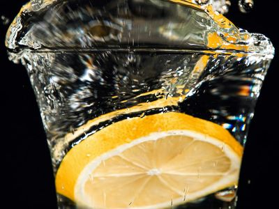 Fluid abstract shapes suggesting slow motion